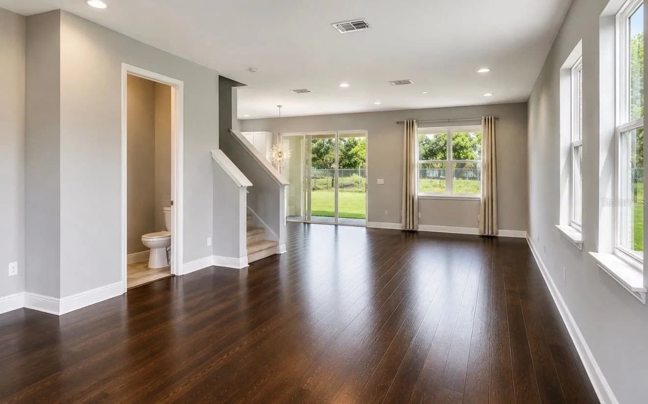 2813 ROSEGLEN 5