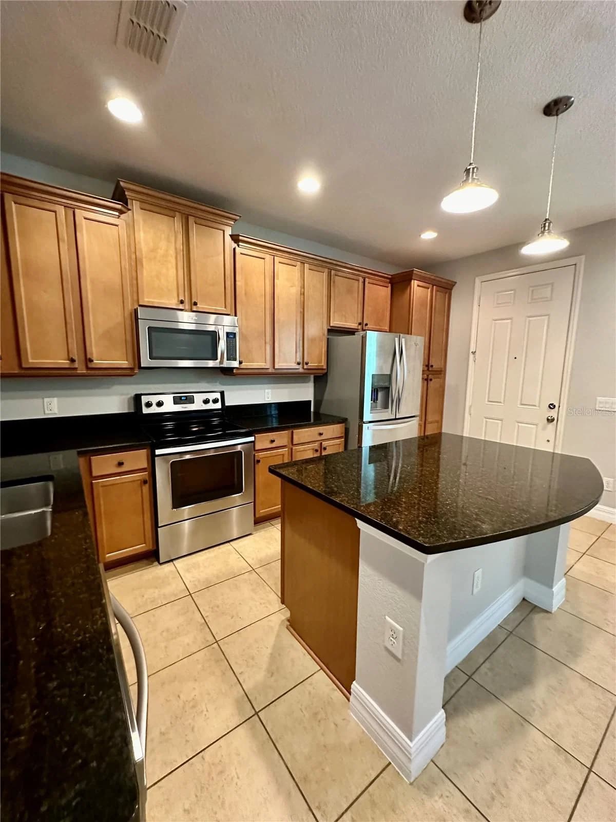 10083 EAGLE CREEK CENTER 4