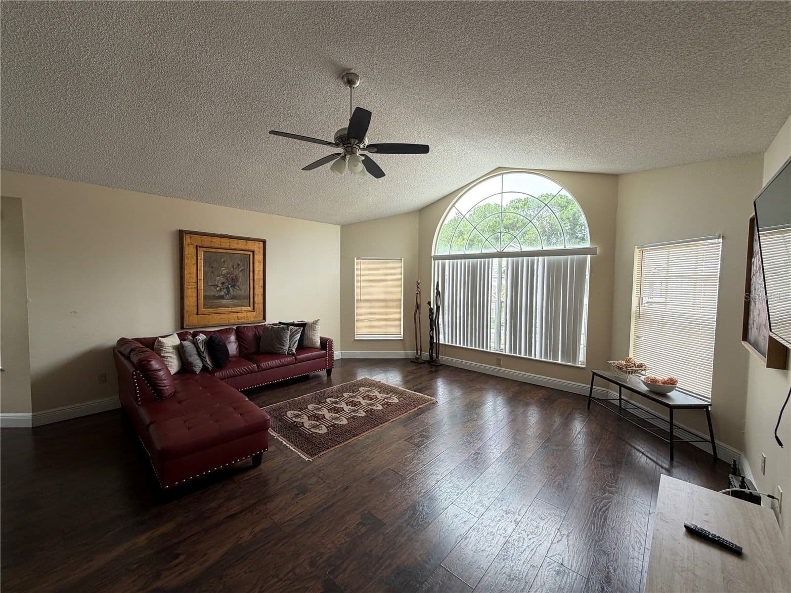 2040 ROYAL BAY 2