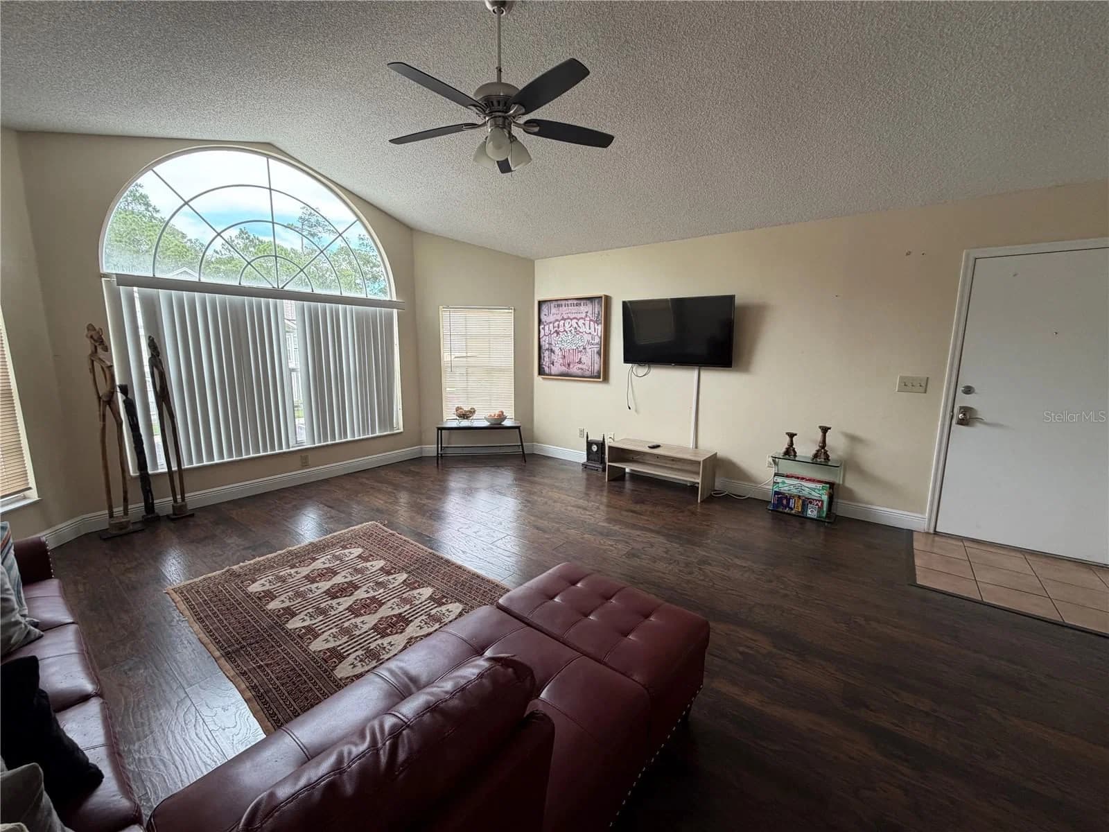 2040 ROYAL BAY 3