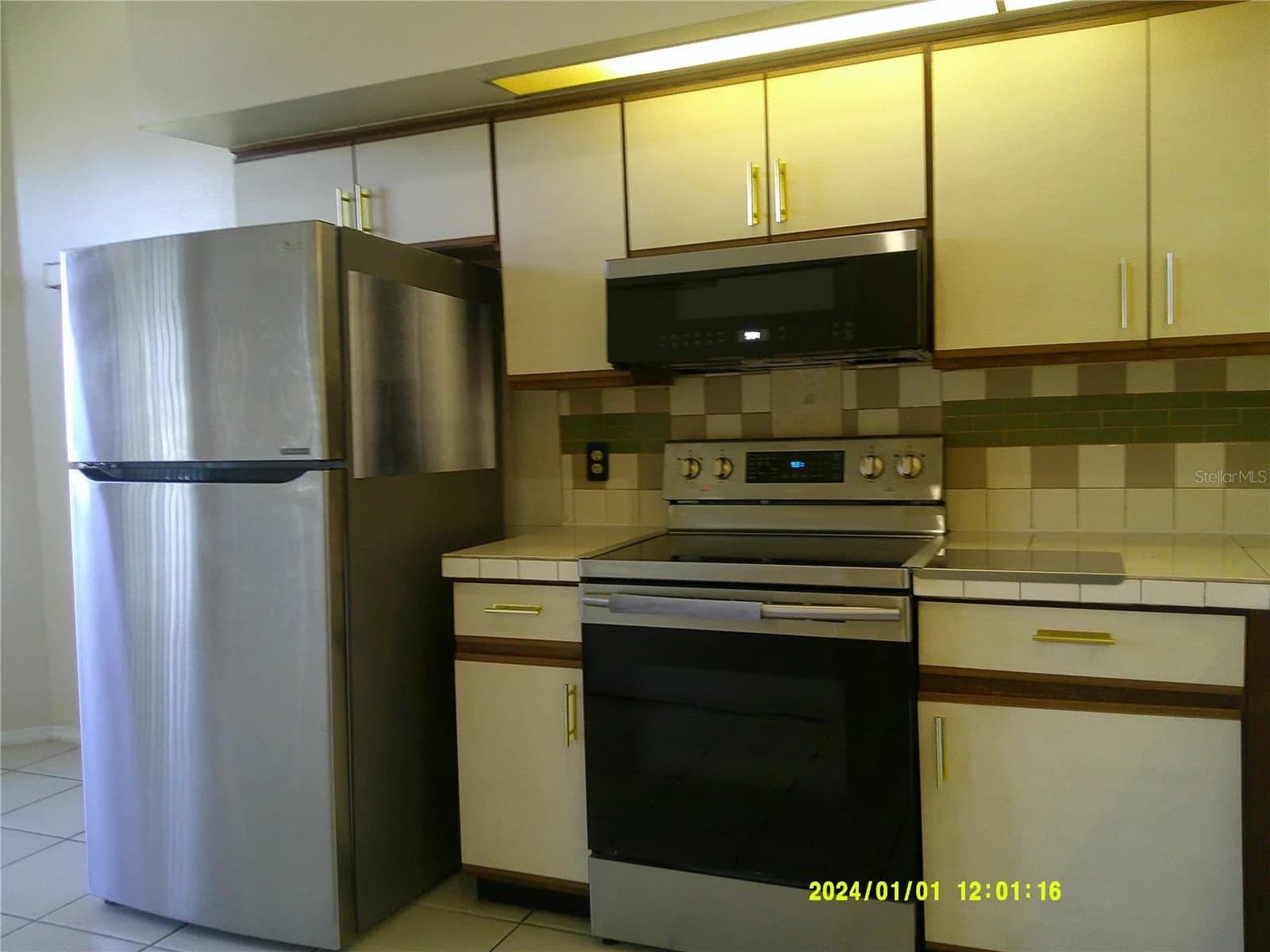 818 VERMONT WOODS 5