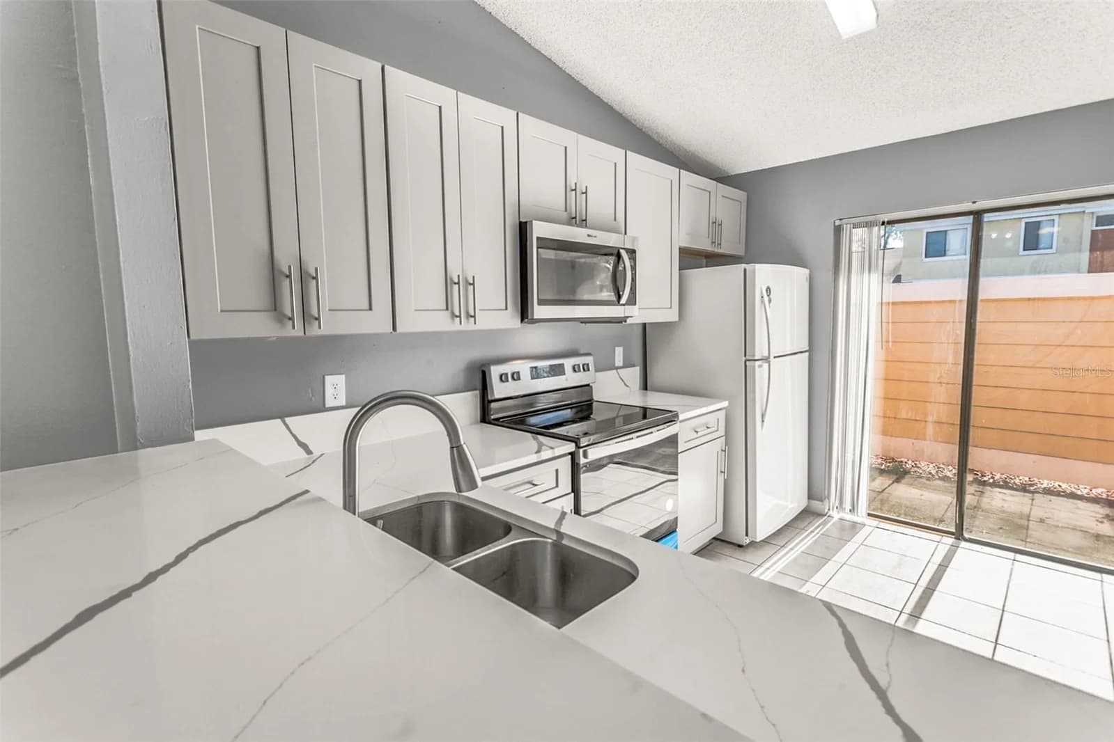 85 SILVER PARK 3