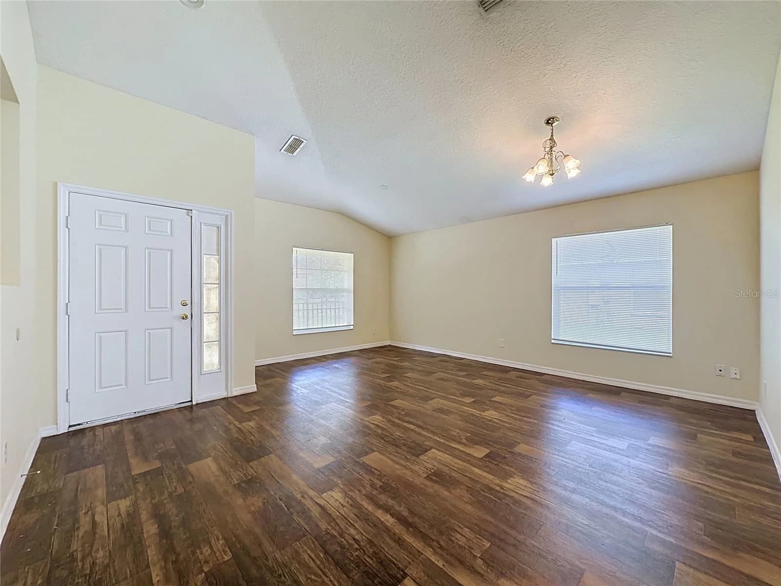 3066 EAGLE CROSSING DR 4