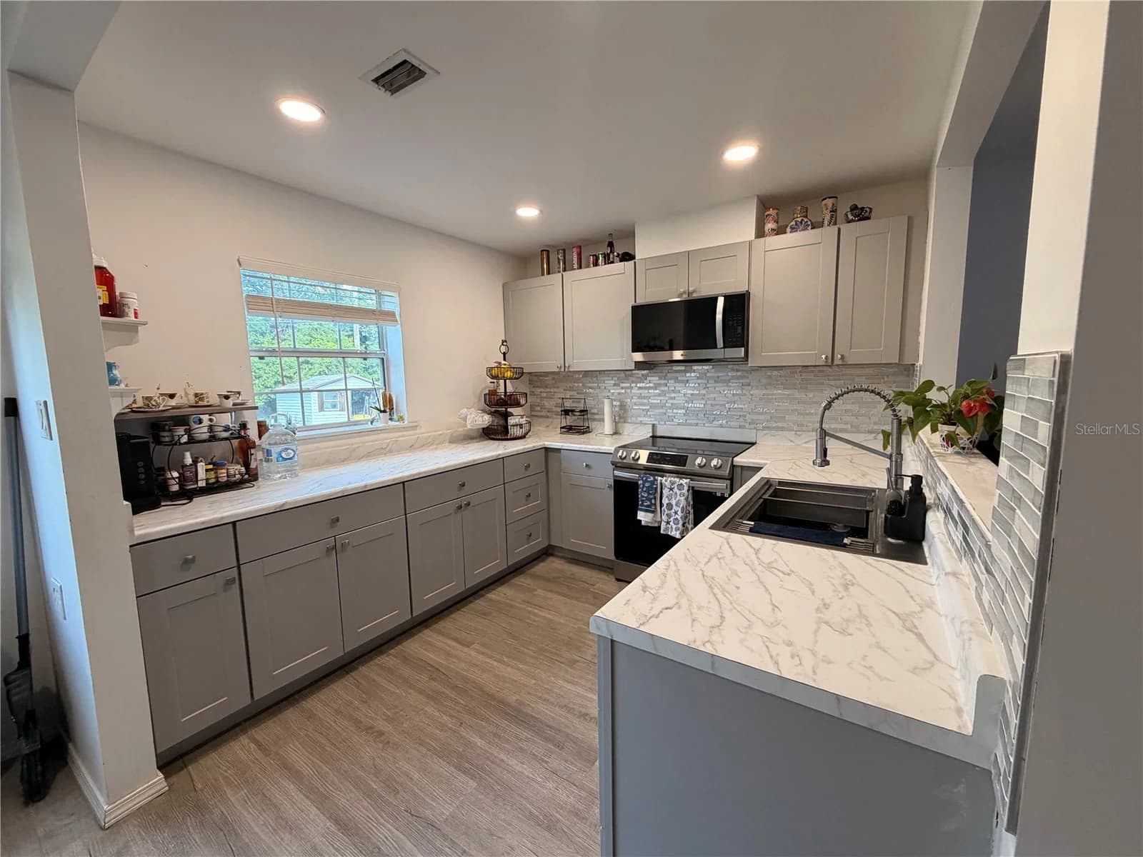 610 CAPEHART 5
