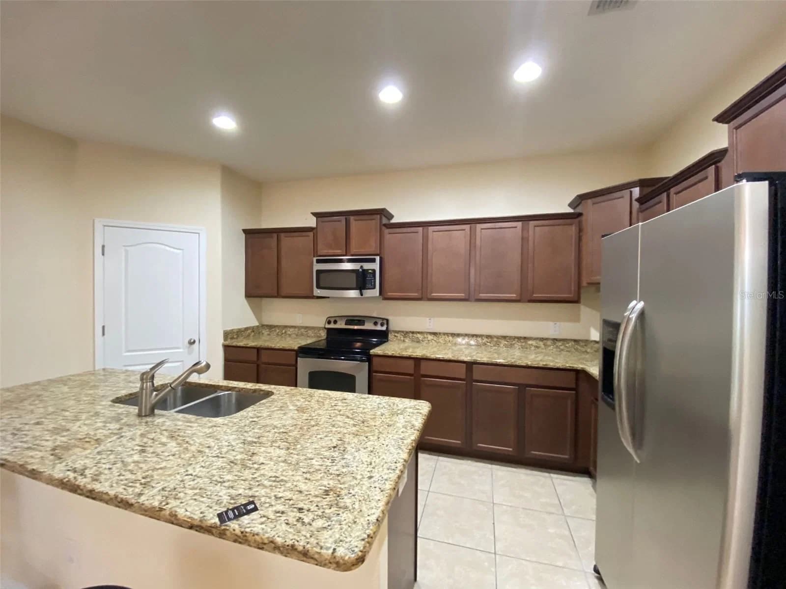 2555 CARRICKTON 5
