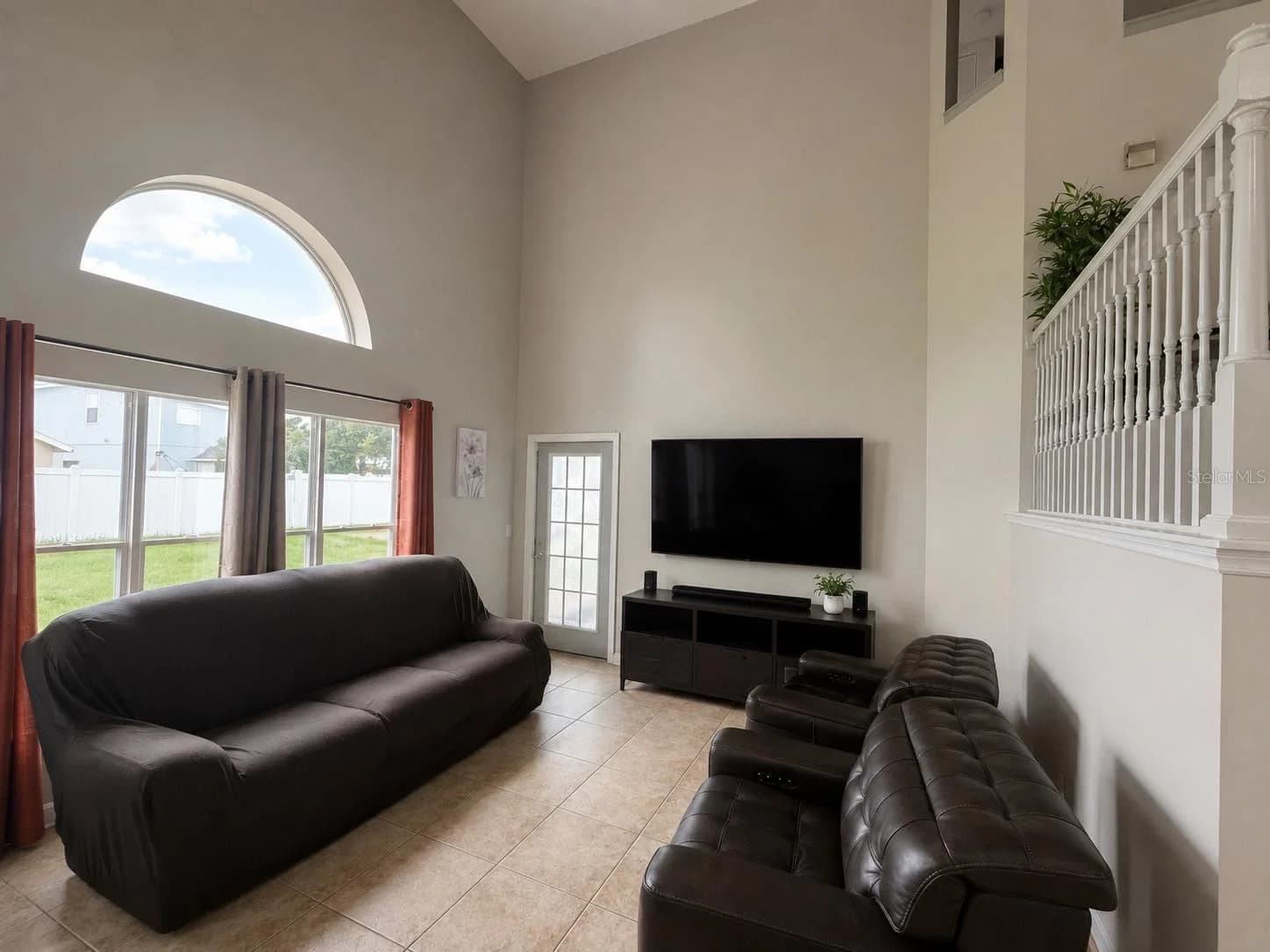 8818 HASTINGS BEACH 3