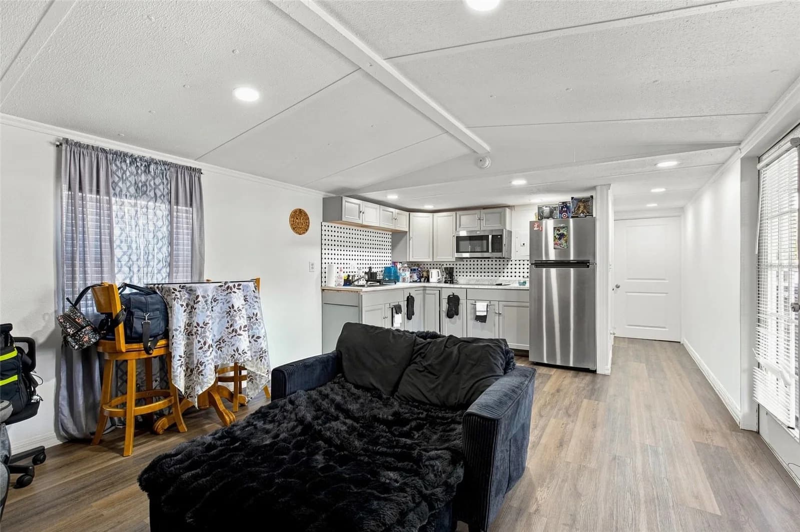 1549 ADAIR 5