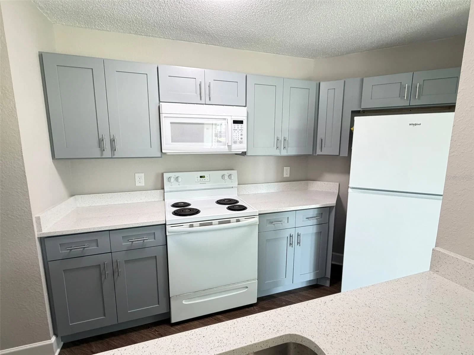 2524 WOODGATE Boulevard #102 5