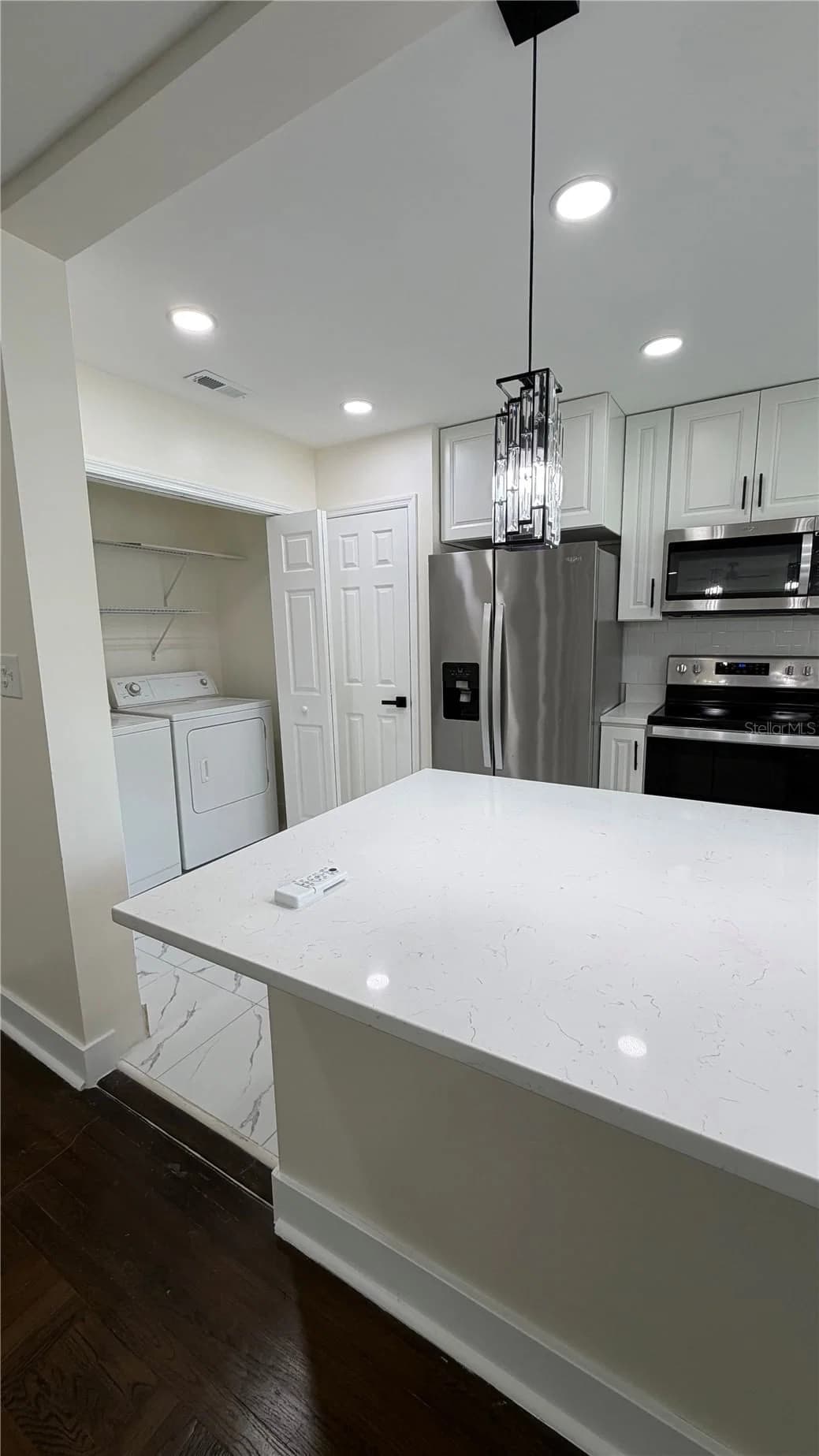 270 W PINELOCH AVE 4