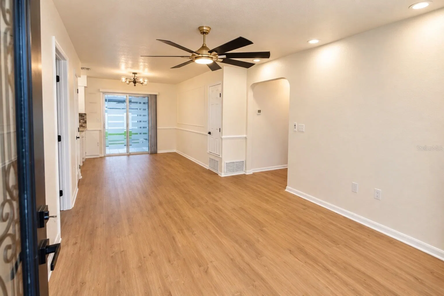 4514 URBAN Court, Orlando, FL 32810 3