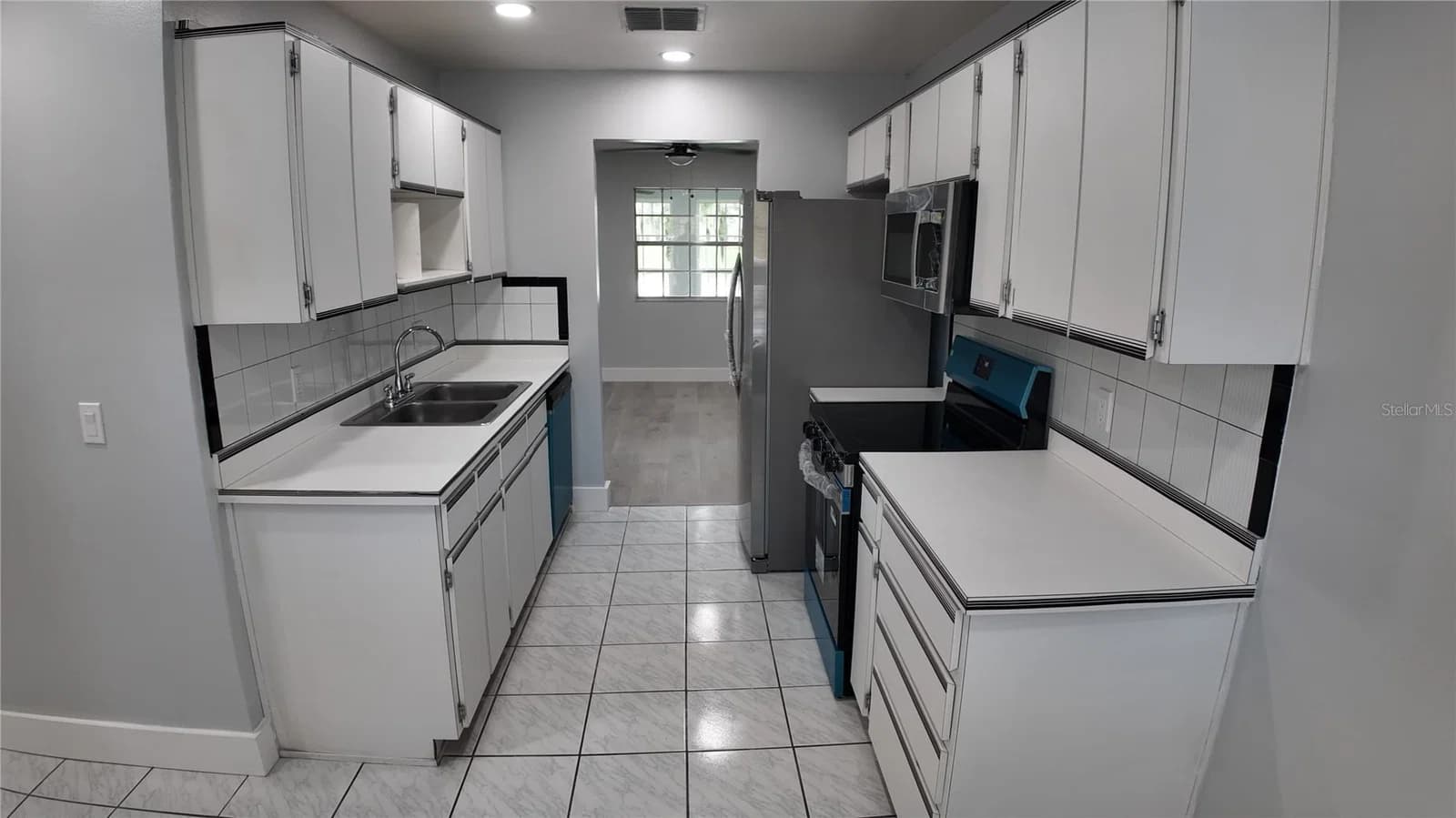 11742 WHITEWING Court, Orlando, FL 32837 2