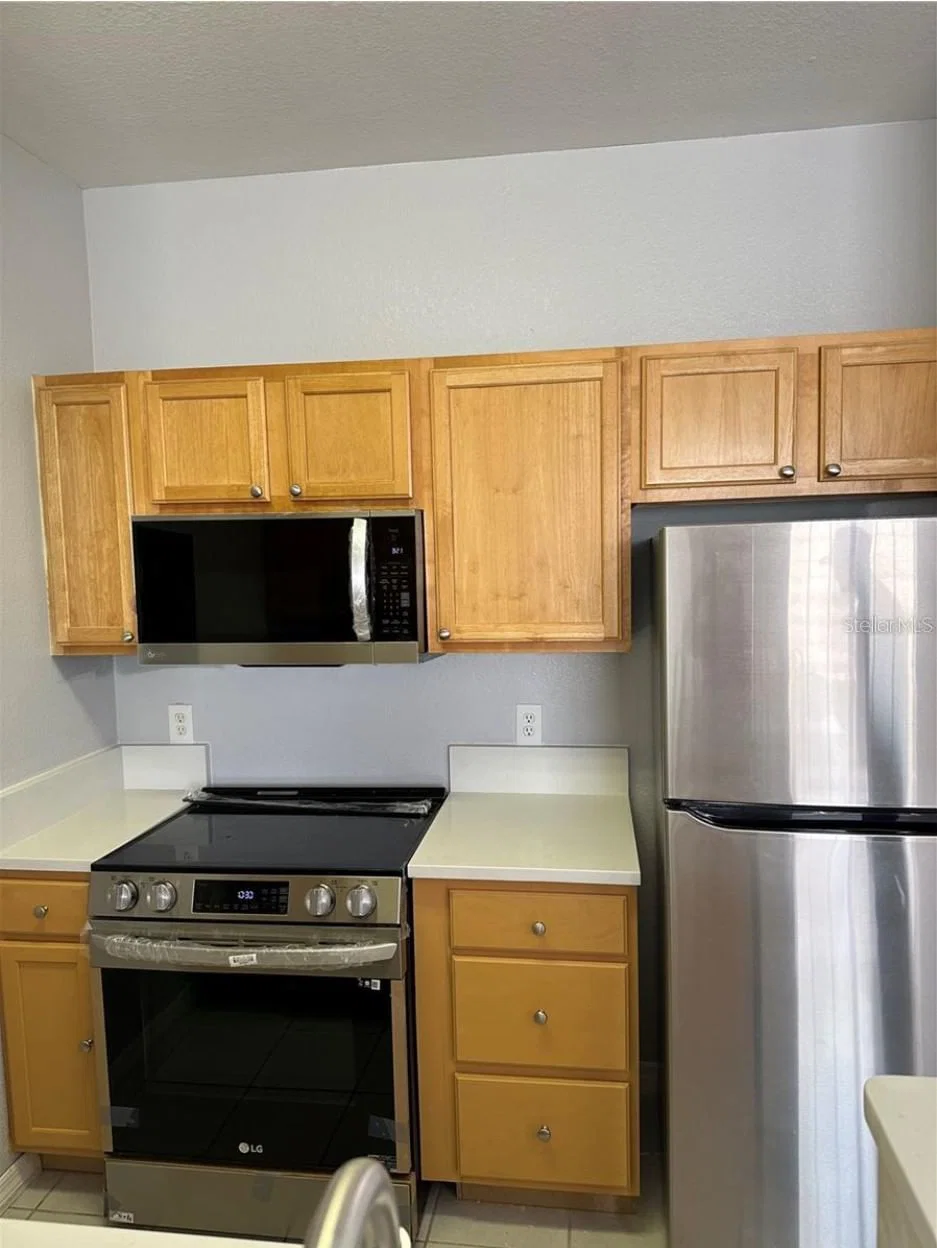 9053 LEE VISTA Boulevard #1407 4