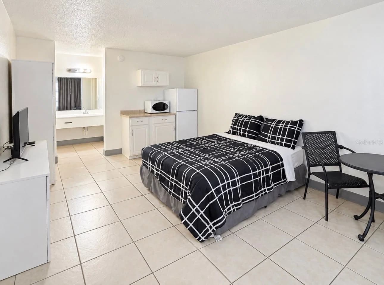 7900 ORANGE BLOSSOM Trail #2002, Orlando, FL 32809