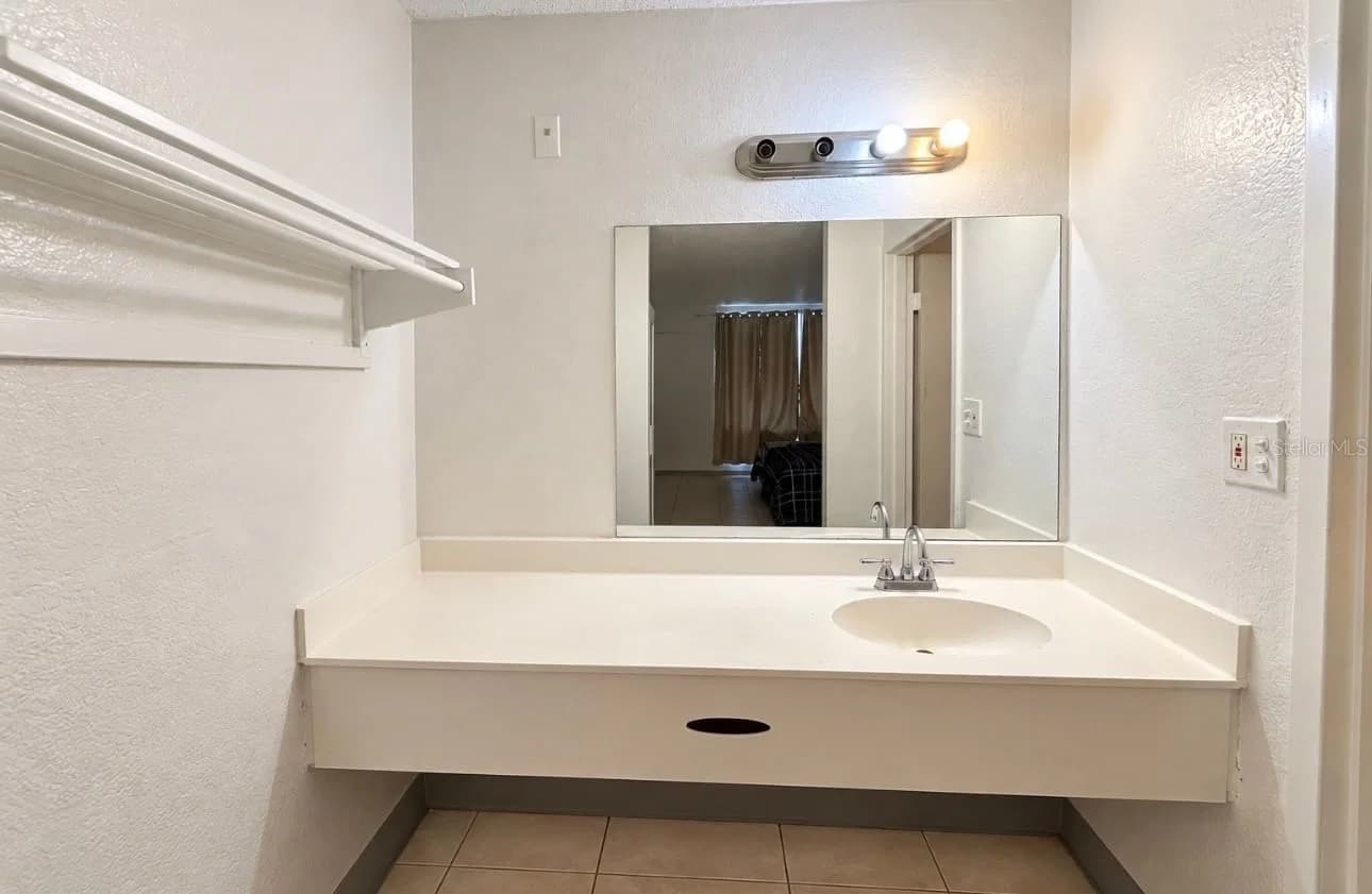 7900 ORANGE BLOSSOM Trail #2002, Orlando, FL 32809 3