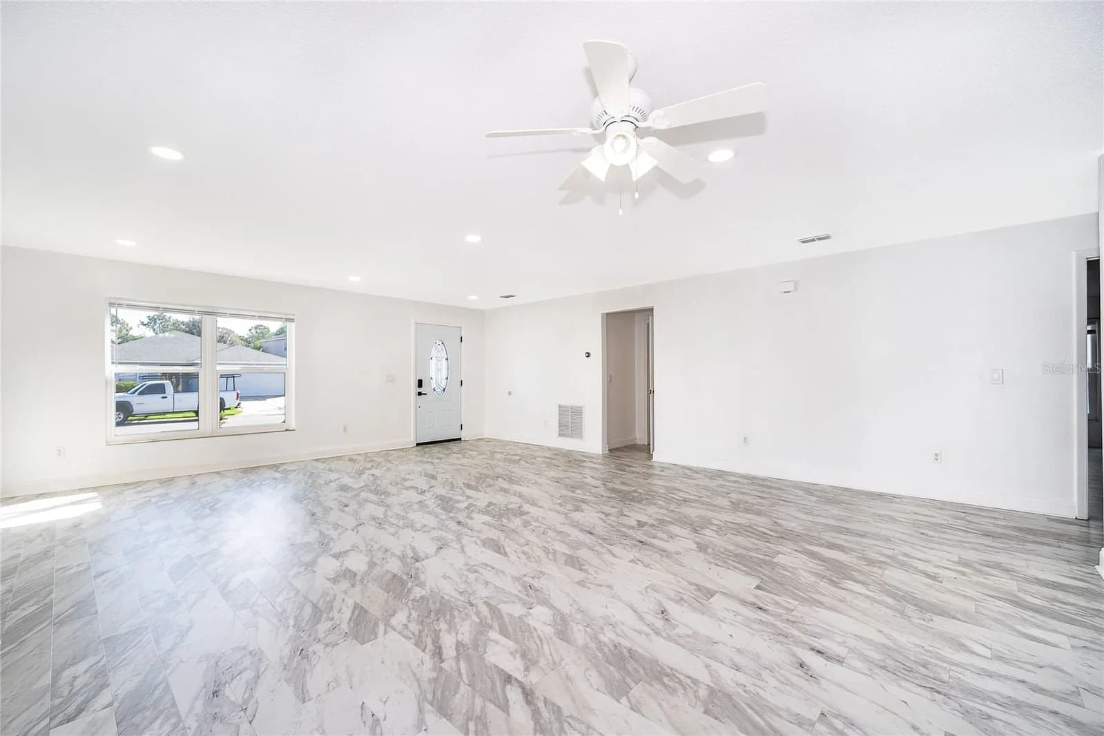 3102 HOLLAND Drive, Orlando, FL 32825 3