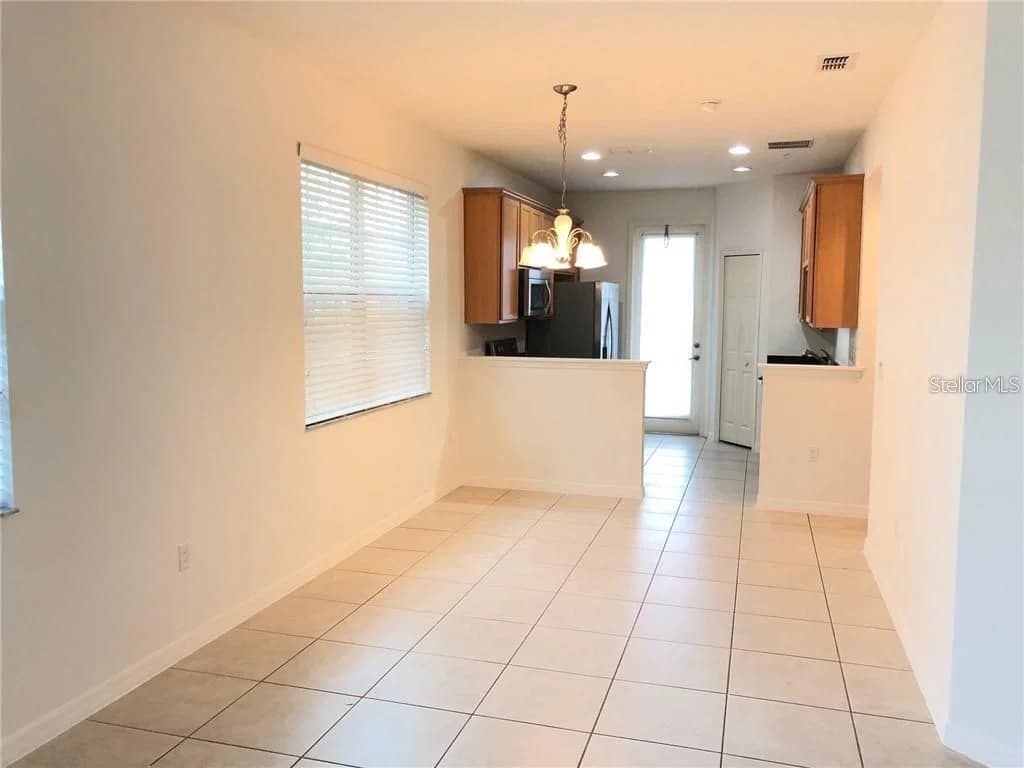 10044 HARTFORD MAROON Road 4