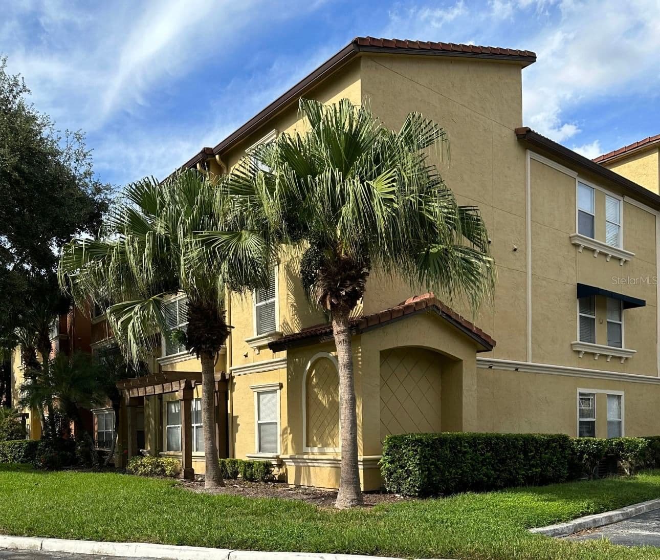 5124 CONROY Road #18, Orlando, FL 32811 2