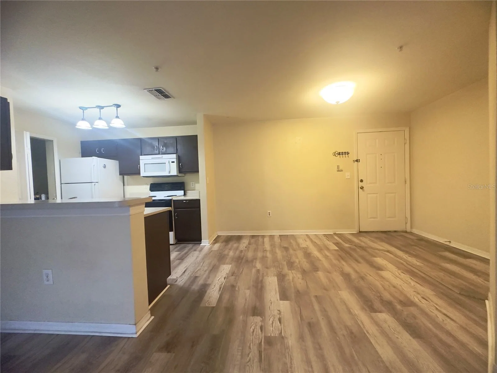 5451 VINELAND Road #2201, Orlando, FL 32811 3