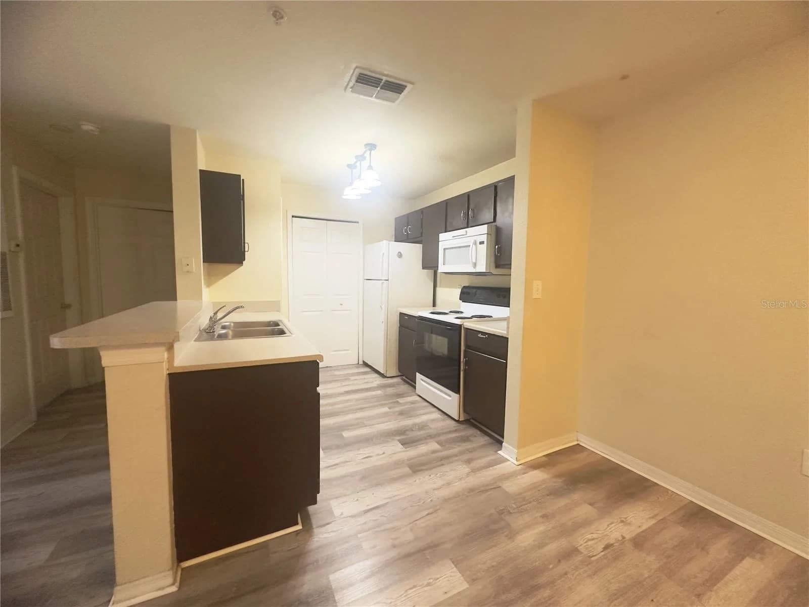 5451 VINELAND Road #2201 4