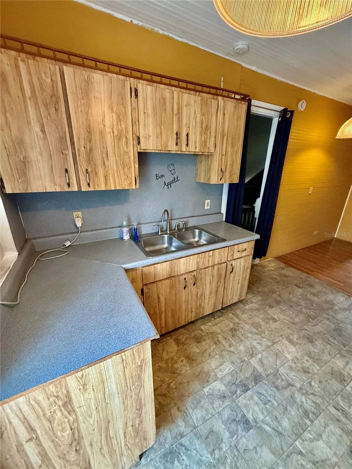 417 MABBETTE Street #5 5