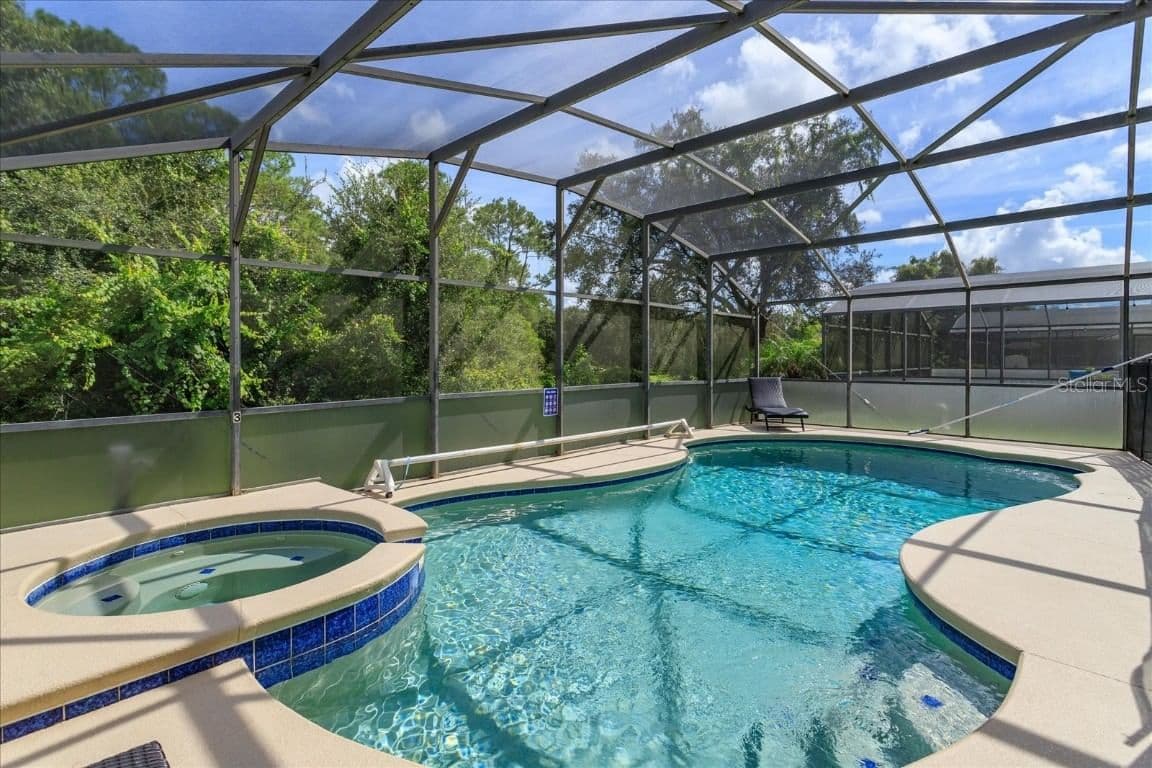 2005 ROYAL RIDGE DR 2