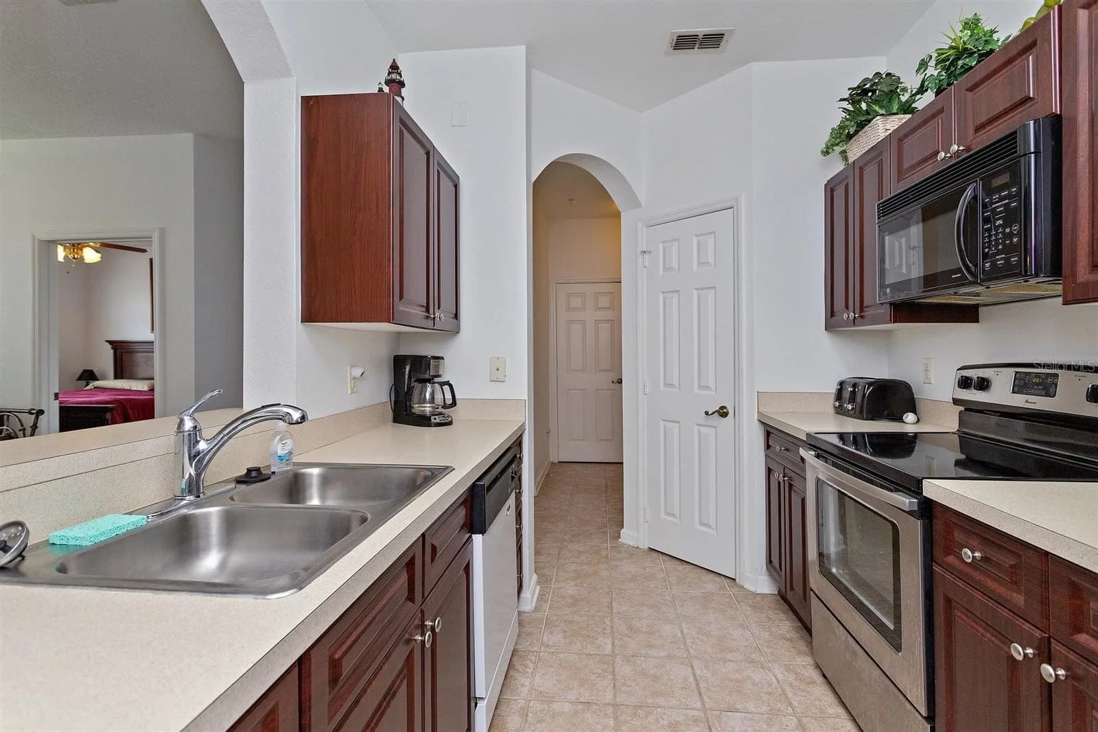 2307 SILVER PALM DR #202 5