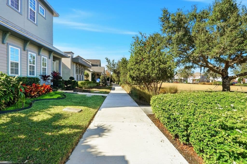 6955 HIGGS Alley 4