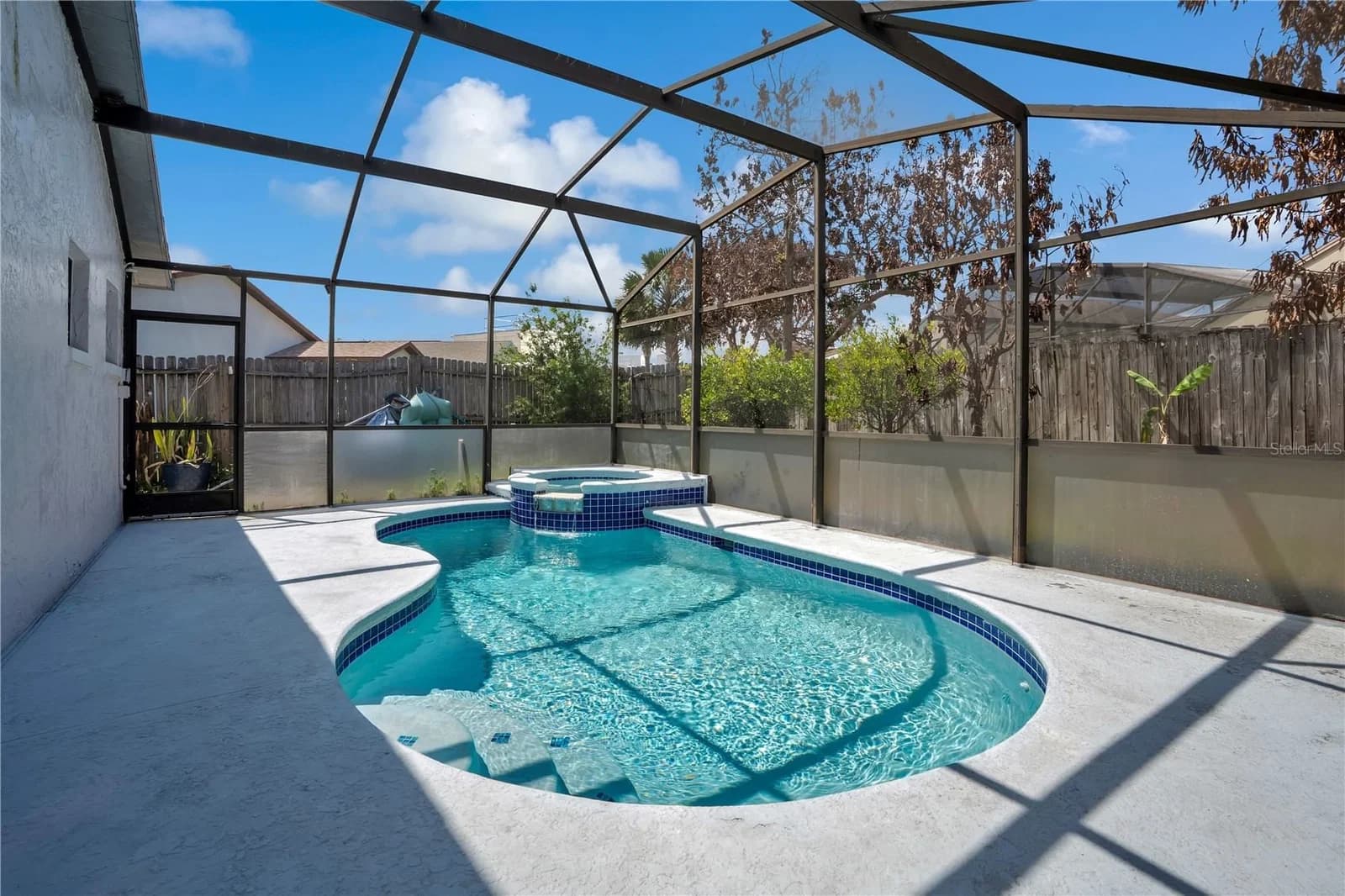 4805 KINGSTON CIR 4