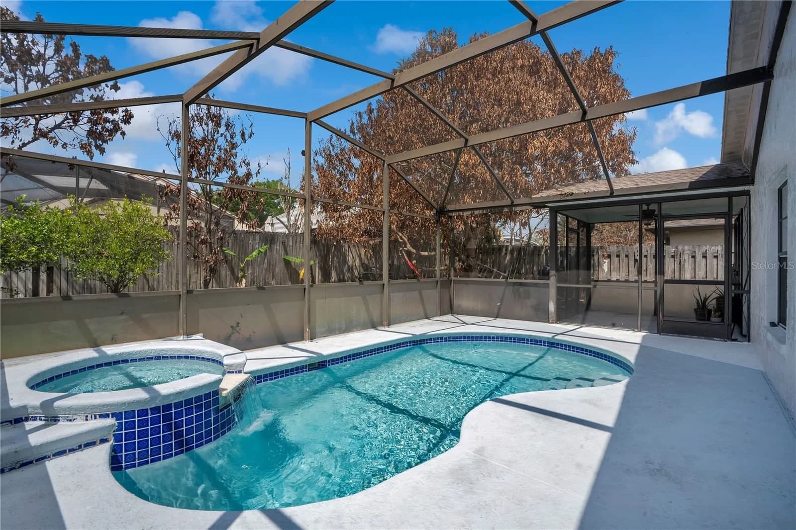 4805 KINGSTON CIR 5
