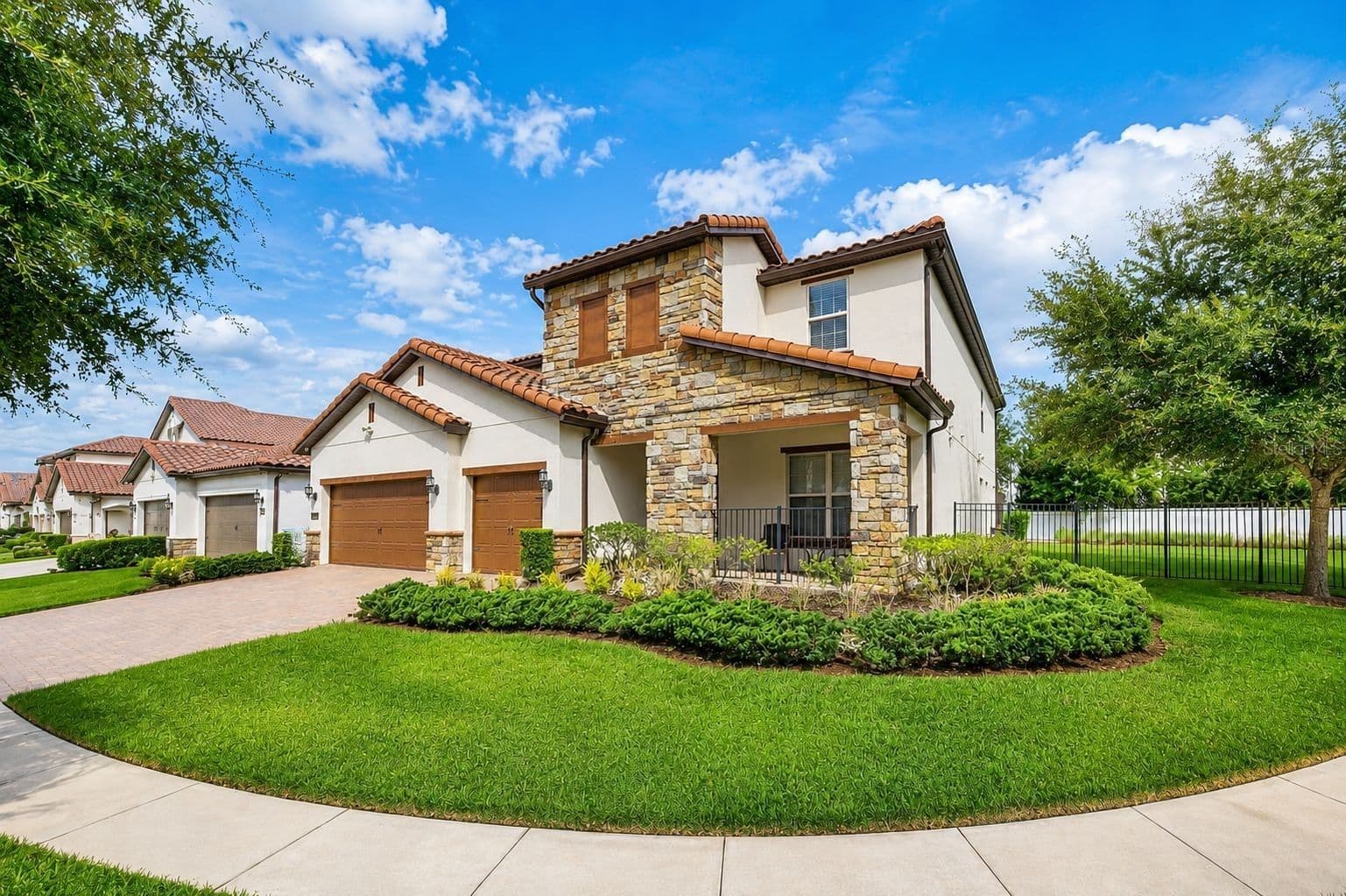 10902 CITRON OAKS Drive, Orlando, FL 32836 3