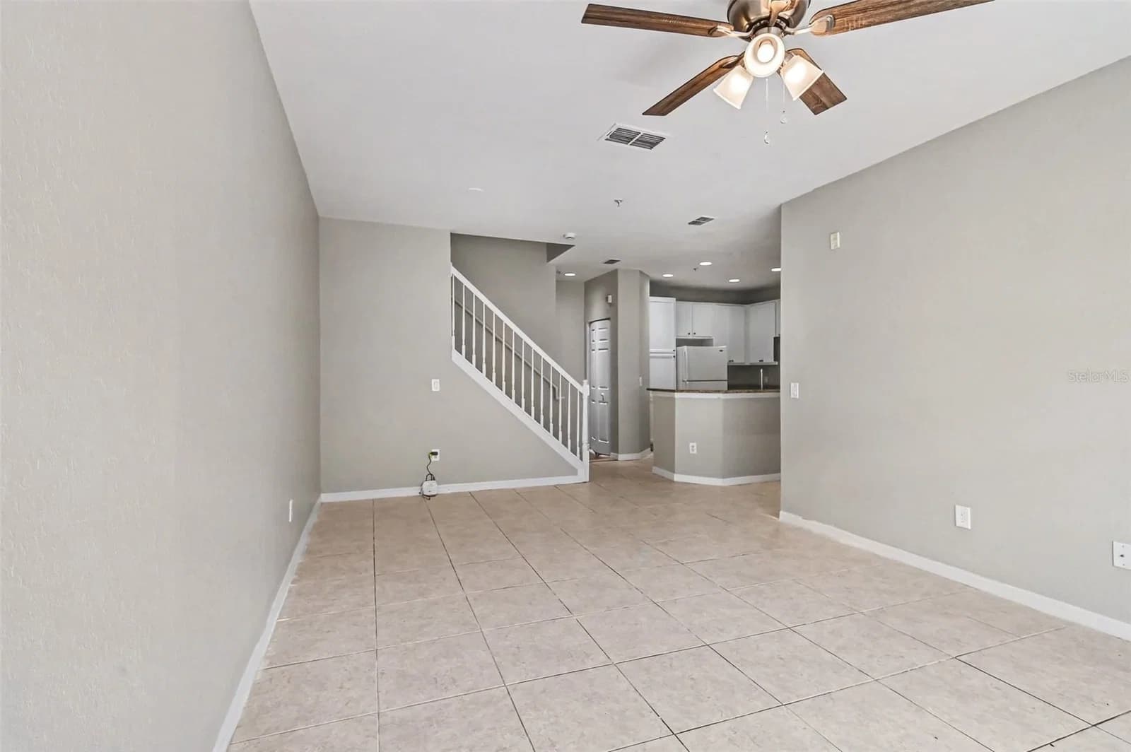 2460 GRAND CENTRAL 4