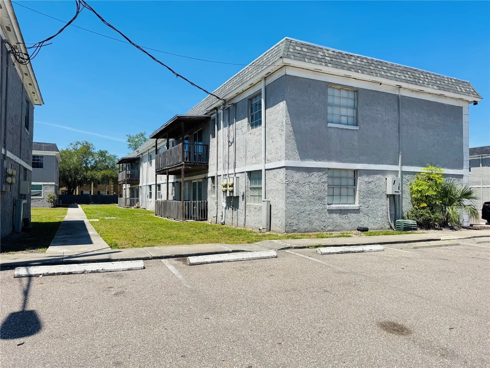 2777 L B MCLEOD, Orlando, FL 32805 3