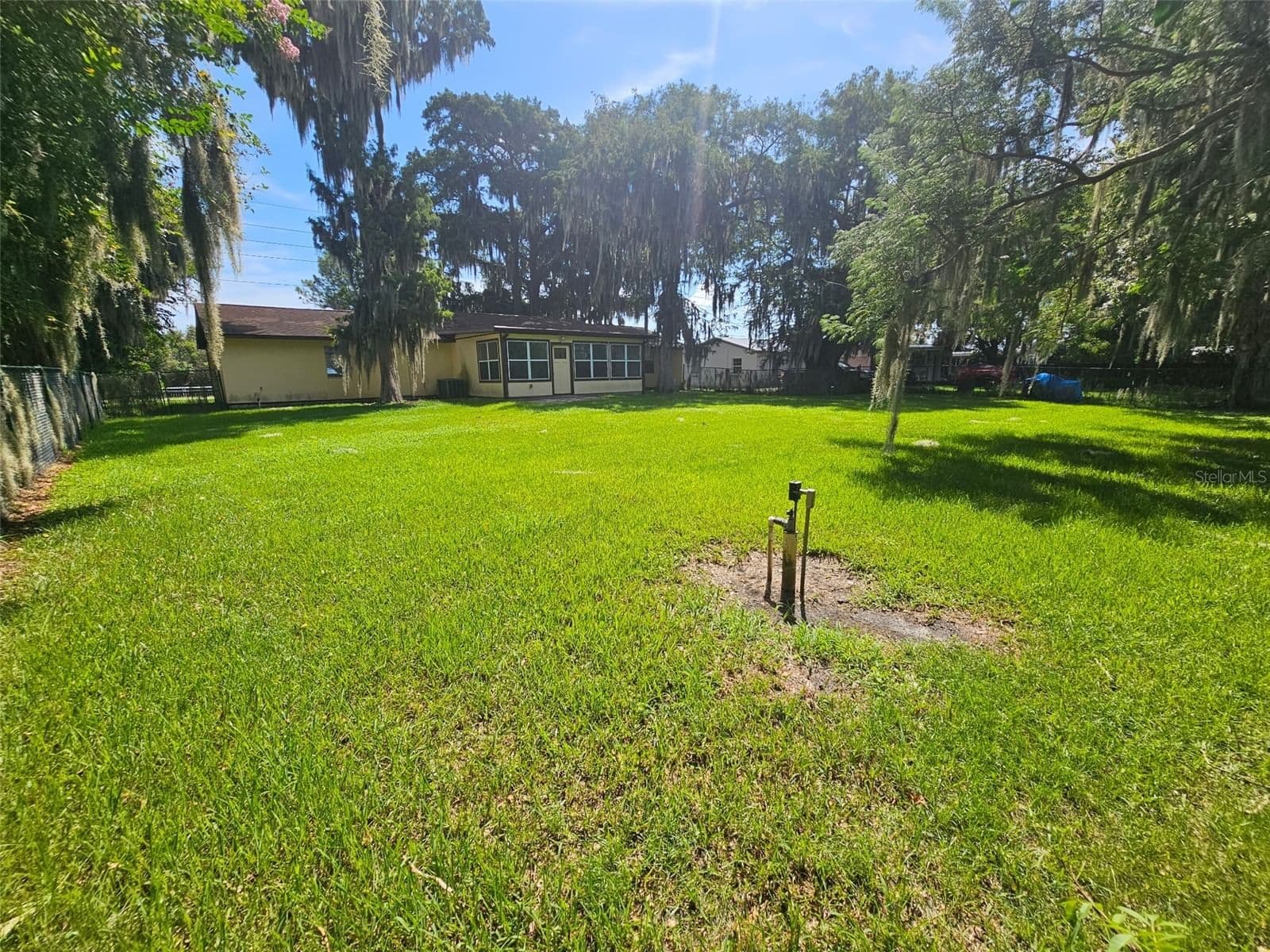 1292 LAKE SHORE 4