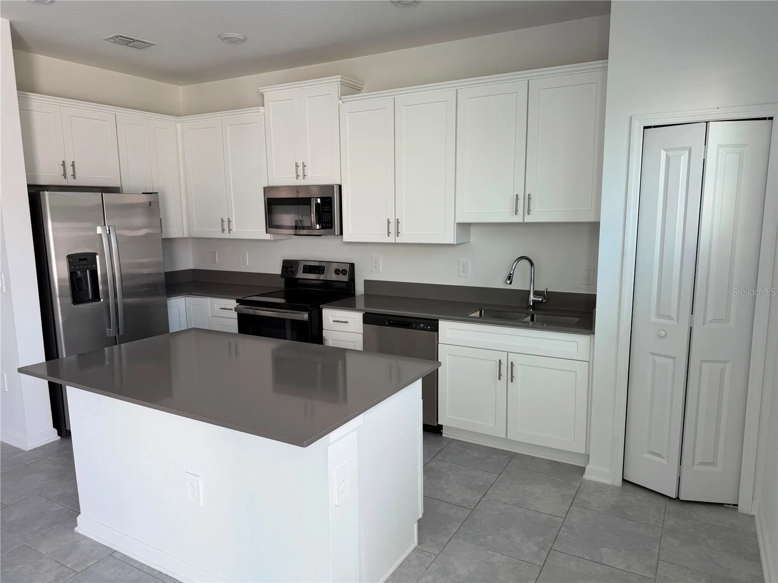 7429 STONE CREEK 4
