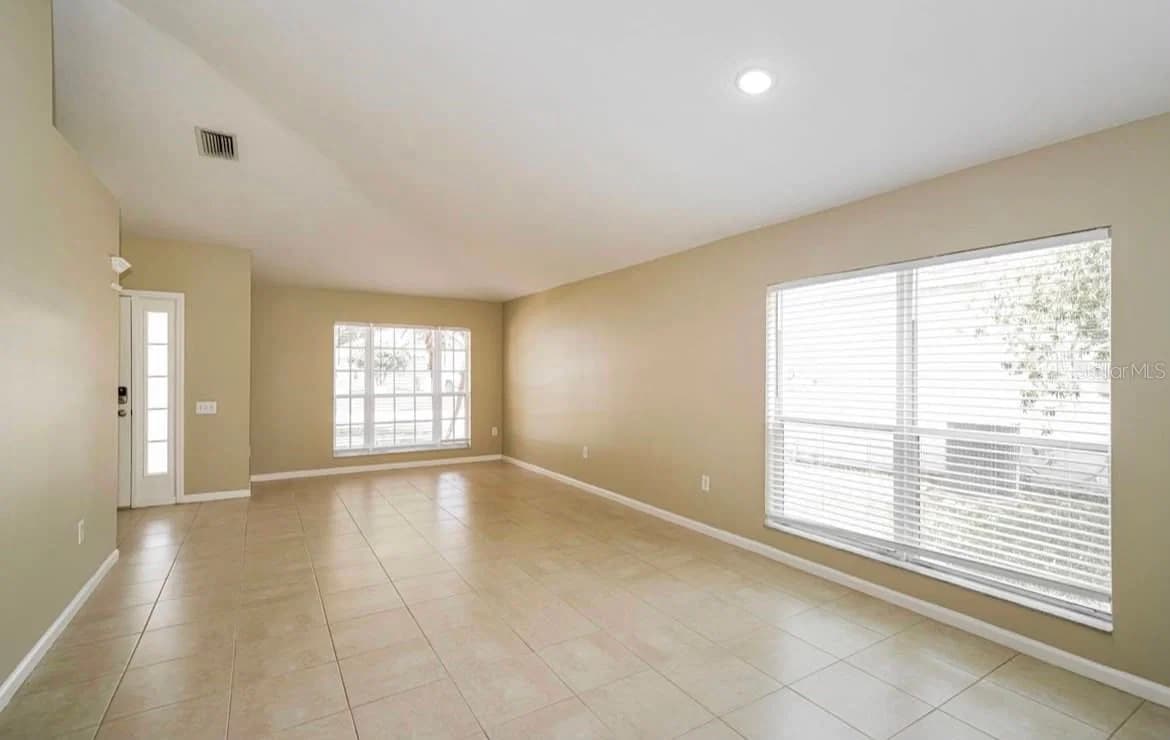 1258 MERRIMACK 4