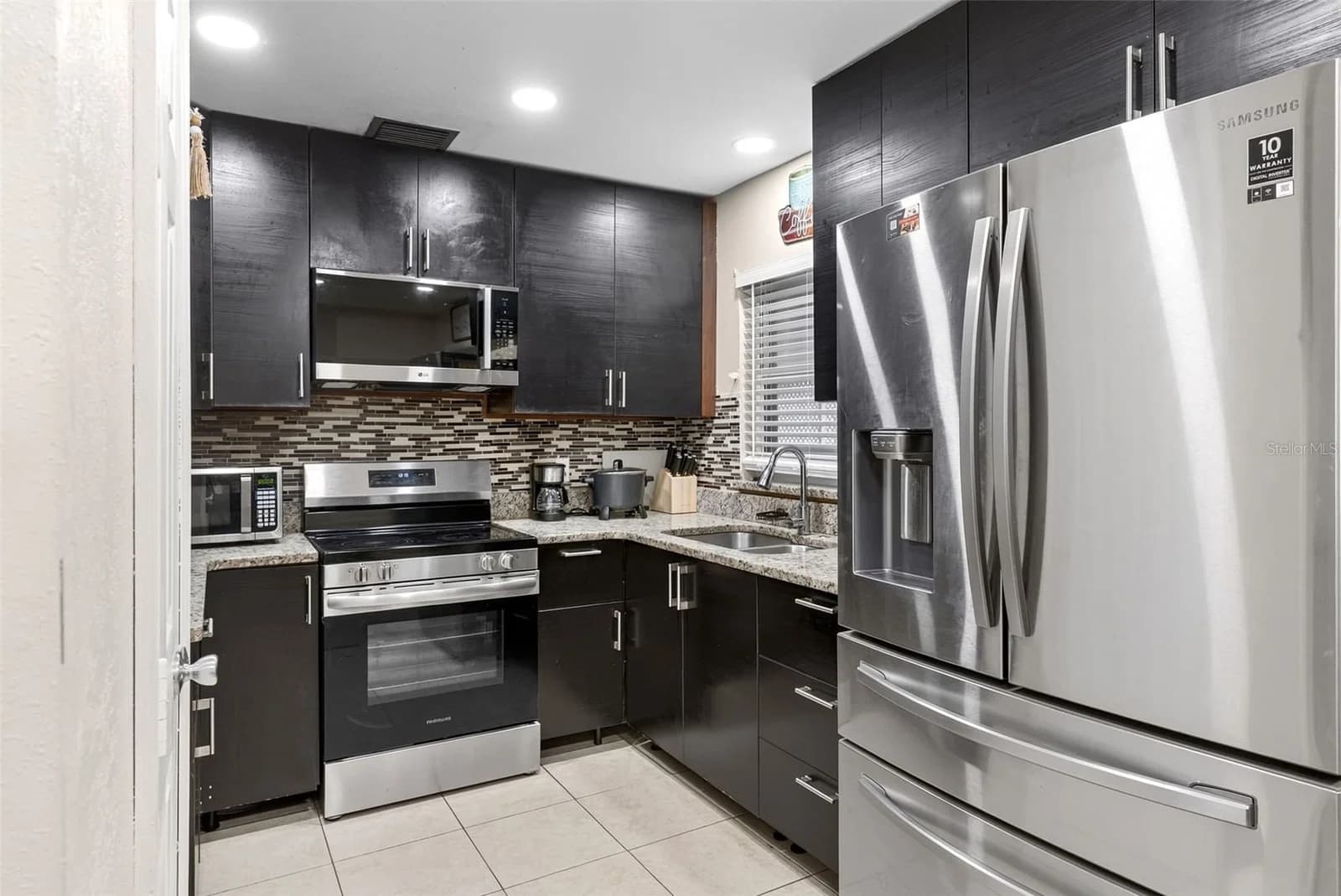 558 BROADMOOR Drive 5