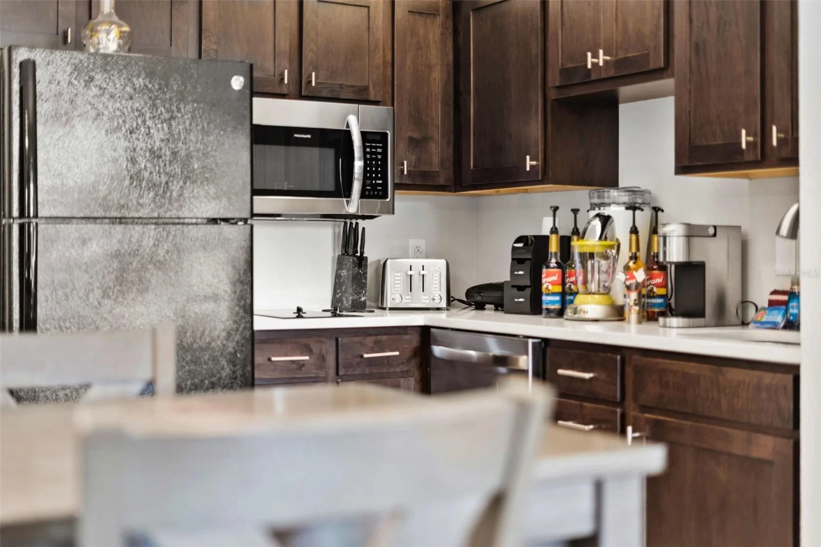 8303 PALM Parkway #403, Orlando, FL 32836 2