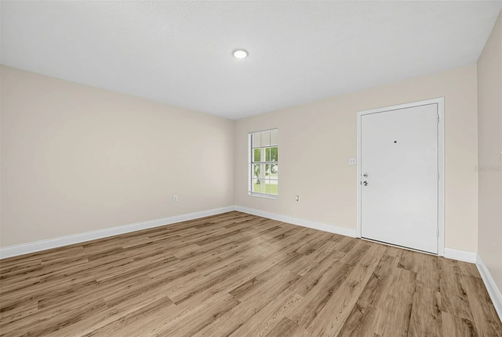 5635 STULL Avenue, Orlando, FL 32810 3