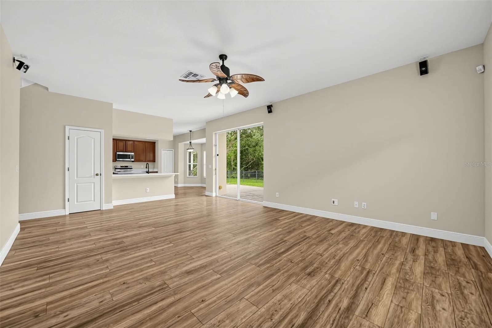 10106 HIDDEN DUNES Lane 4