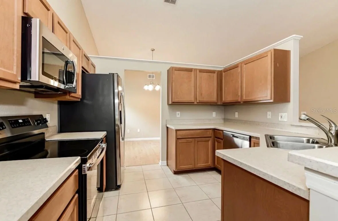 12535 NEWFIELD Drive, Orlando, FL 32837 3