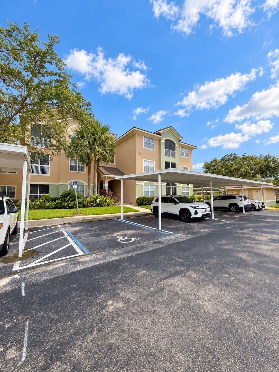 4881 CYPRESS WOODS Drive #3104 5