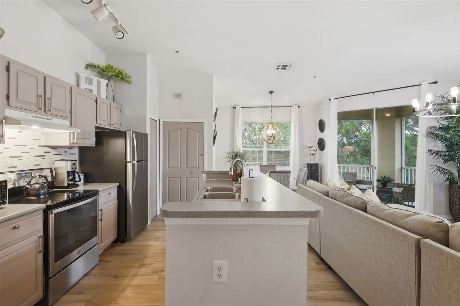 8807 DUNES 4