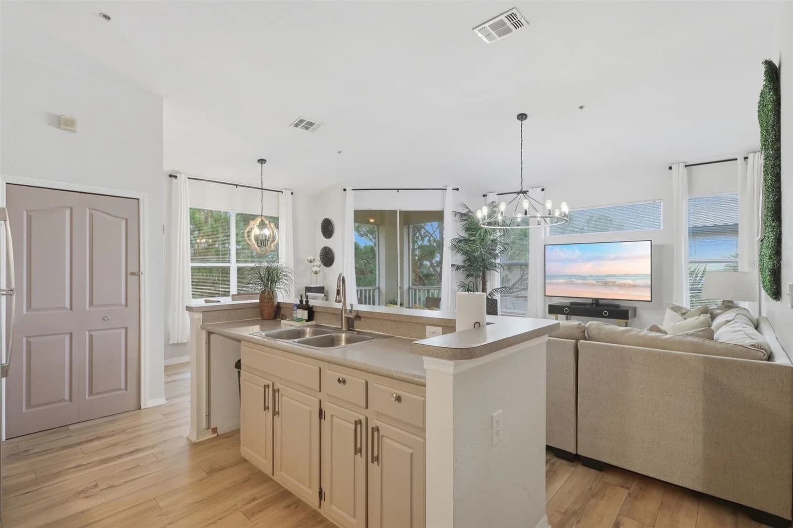 8807 DUNES 5